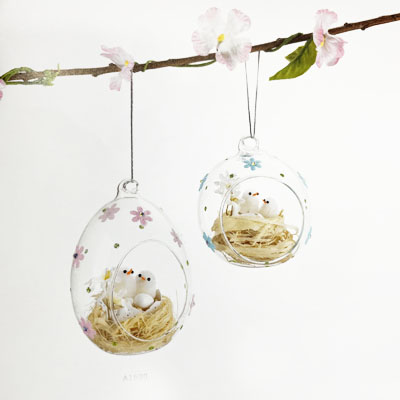 Cornici in argento: Pallina in vetro decorata con nido di pulcini d.9cm